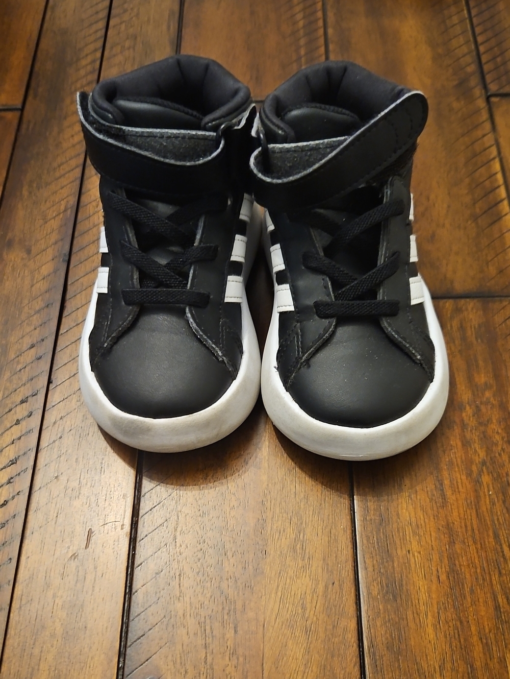 ADIDAS BUBBLE COMFY Kids Black and White High-Top Sneakers